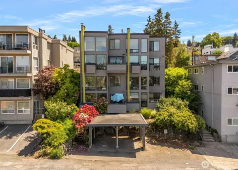 2831 14th Ave W #2, Seattle, WA 98119