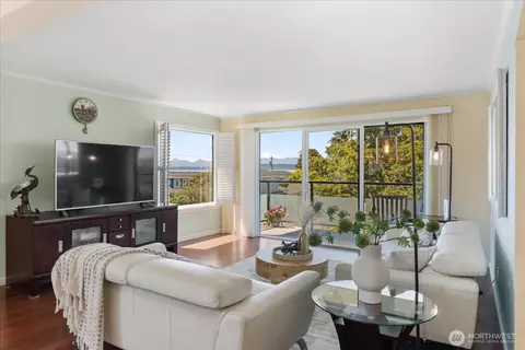 300 2nd Ave N #2H, Edmonds, WA 98020