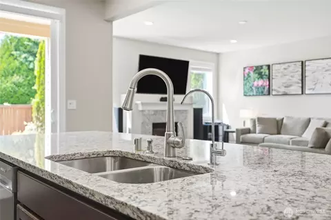 Kitchen - 17812 33rd Ave SE #29, Bothell, WA 98012 photo 5 of 5