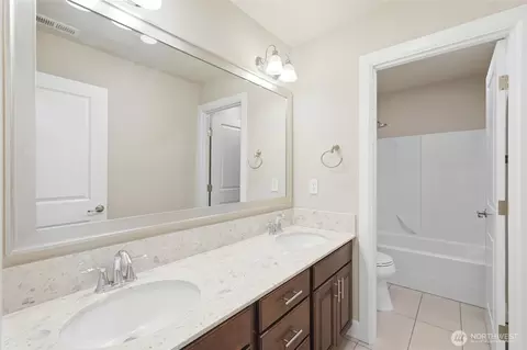 Bath - 17812 33rd Ave SE #29, Bothell, WA 98012 photo 1 of 2