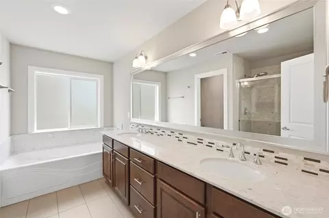 Bath - 17812 33rd Ave SE #29, Bothell, WA 98012 photo 2 of 2