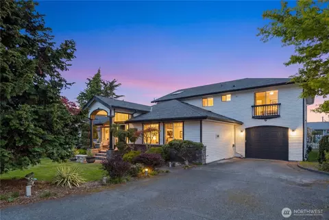 814 N 32nd St, Renton, WA 98056