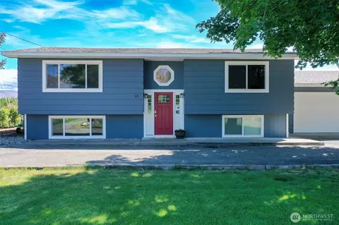22 Weatherstone Rd, Omak, WA 98841