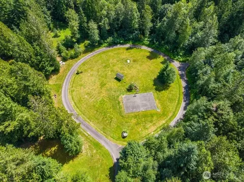 9521 Red Mountain Ln, Maple Falls, WA 98266
