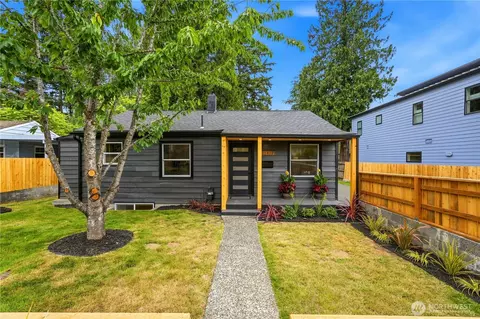 15822 26th Ave NE, Shoreline, WA 98155