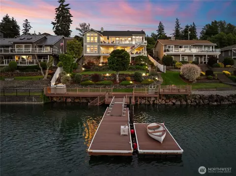 7804 Ray Nash Dr NW, Gig Harbor, WA 98335