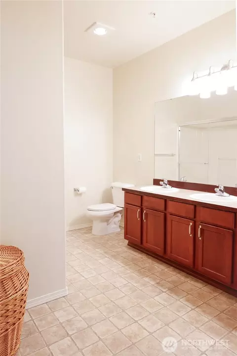 Bath - 14915 38th Dr SE #FF3022, Bothell, WA 98012 photo 3 of 4