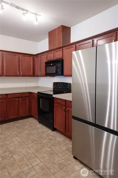 Kitchen - 14915 38th Dr SE #FF3022, Bothell, WA 98012 photo 2 of 2