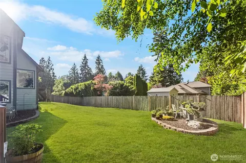 Exterior - 4033 120th Pl SE, Everett, WA 98208 photo 6 of 6