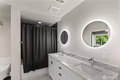 Bath - 4033 120th Pl SE, Everett, WA 98208 photo 6 of 6