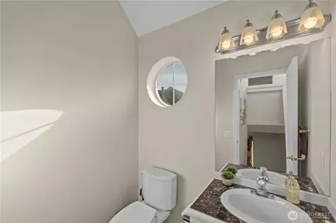 Bath - 4033 120th Pl SE, Everett, WA 98208 photo 1 of 6