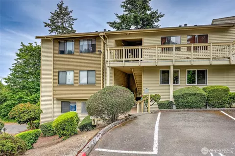 1700 W Sunn Fjord Ln #L202, Bremerton, WA 98312