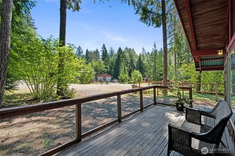 570 N Duckabush Dr W, Hoodsport, WA 98548