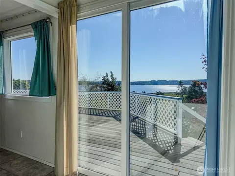 1885 Arnold Rd, Coupeville, WA 98239