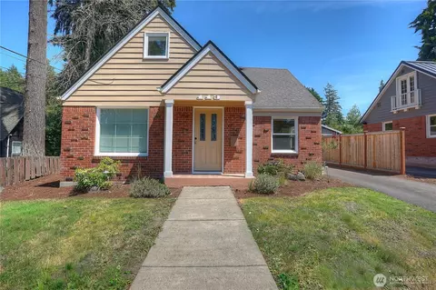 113 Farallone Ave, Fircrest, WA 98466