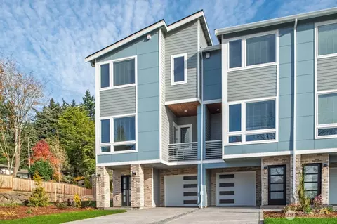 6613 S 128th St, Seattle, WA 98178