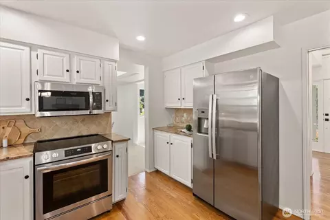 Kitchen - 1329 141st St SE, Mill Creek, WA 98012 photo 2 of 4