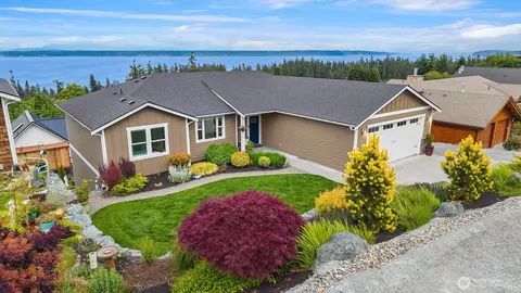 1037 Lightning Way, Camano Island, WA 98282