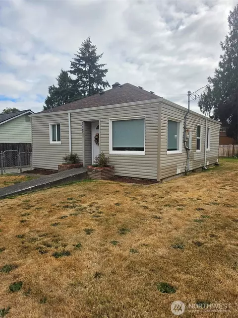 1720 Snyder Ave, Bremerton, WA 98312