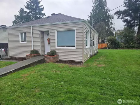 1720 Snyder Ave, Bremerton, WA 98312