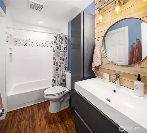 Bath - 16409 29th Dr SE, Bothell, WA 98021 photo 1 of 2