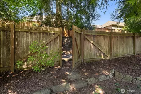 Exterior - 16409 29th Dr SE, Bothell, WA 98021 photo 3 of 6