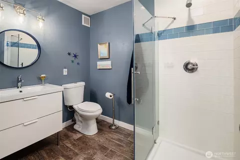 Bath - 16409 29th Dr SE, Bothell, WA 98021 photo 2 of 2