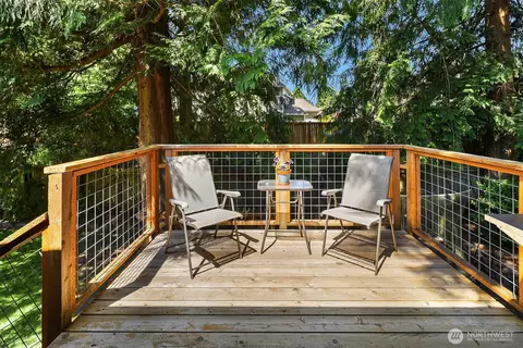 Exterior - 16409 29th Dr SE, Bothell, WA 98021 photo 2 of 6