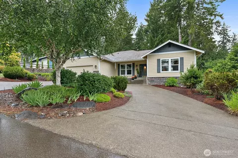 321 E Fairway Dr, Allyn, WA 98524