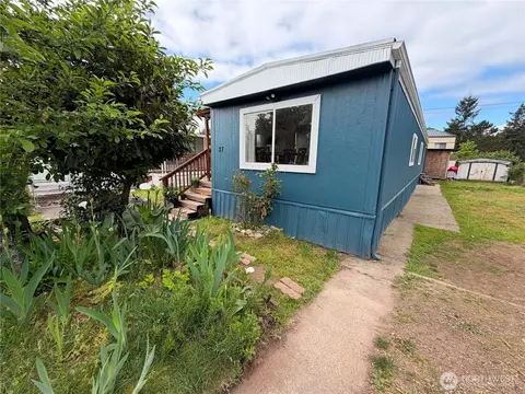 24500 Russell Rd #27, Kent, WA 98032