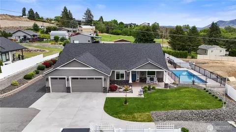 821 S Mary Ave, East Wenatchee, WA 98802
