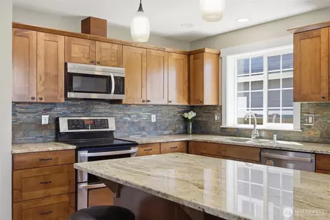 Kitchen - 803 Mapleridge Dr, Everson, WA 98247 photo 4 of 5