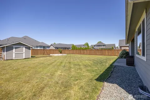 Exterior - 803 Mapleridge Dr, Everson, WA 98247 photo 6 of 9
