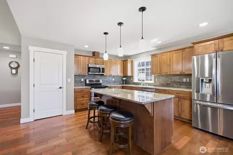 Kitchen - 803 Mapleridge Dr, Everson, WA 98247 photo 3 of 5