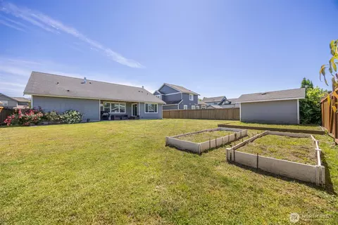 Exterior - 803 Mapleridge Dr, Everson, WA 98247 photo 9 of 9