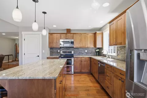 Kitchen - 803 Mapleridge Dr, Everson, WA 98247 photo 5 of 5