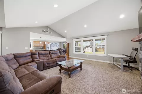 Living - 803 Mapleridge Dr, Everson, WA 98247 photo 1 of 1