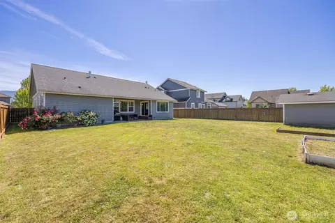 Exterior - 803 Mapleridge Dr, Everson, WA 98247 photo 8 of 9
