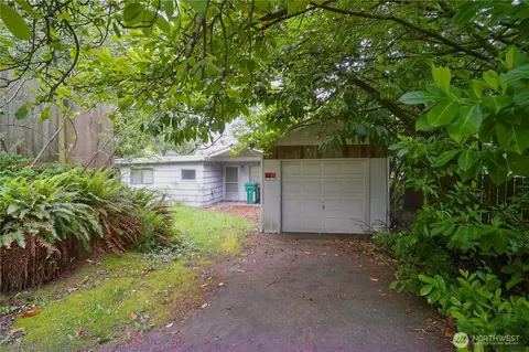 2544 NE 90th St, Seattle, WA 98115