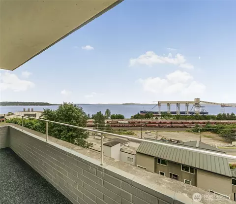 521 5th Ave W #306, Seattle, WA 98119