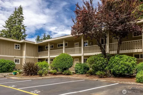 7809 218th St SW #10, Edmonds, WA 98026