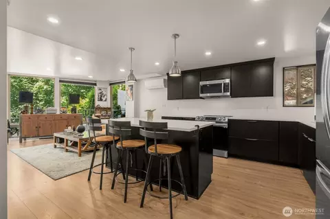 507 W Mercer St #401, Seattle, WA 98119