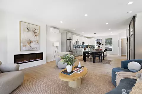 7103 210 St SW #B, Edmonds, WA 98026