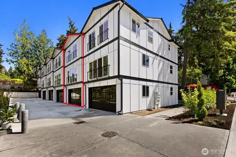 7103 210 St SW #B, Edmonds, WA 98026