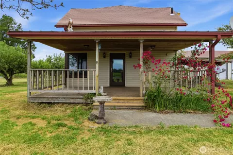 Exterior - 20804 SE 450th St, Enumclaw, WA 98022 photo 1 of 3
