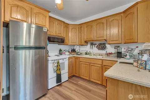 Kitchen - 20804 SE 450th St, Enumclaw, WA 98022 photo 1 of 4