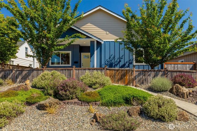 1025 S 59th St, Tacoma, WA 98408