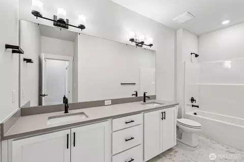 Bath - 306 182nd Pl SE, Bothell, WA 98012 photo 3 of 5