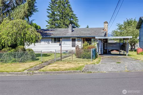 3245 Almira Dr, Bremerton, WA 98310