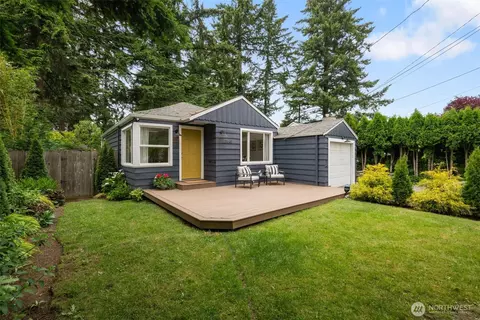11549 8th Ave NE, Seattle, WA 98125